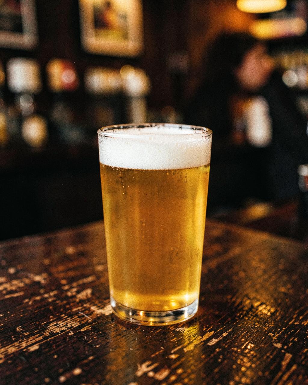 Een vers getapt bier bij Café De Zwaan